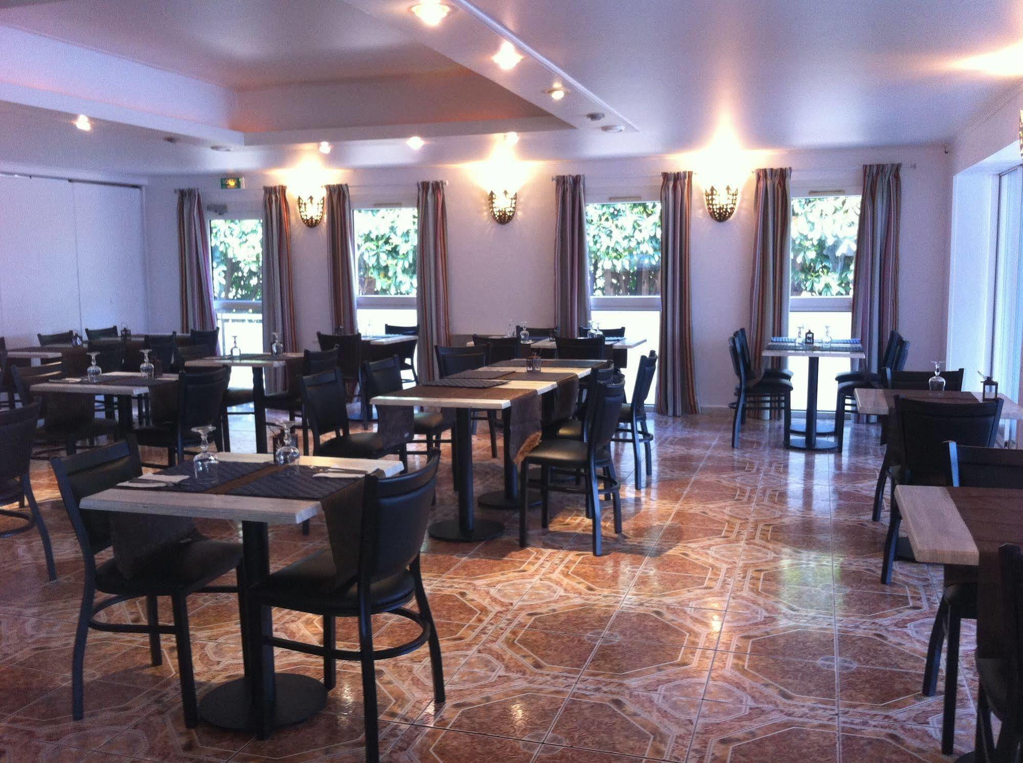 Hotel Althea - Piscine Et Sauna Béziers Buitenkant foto